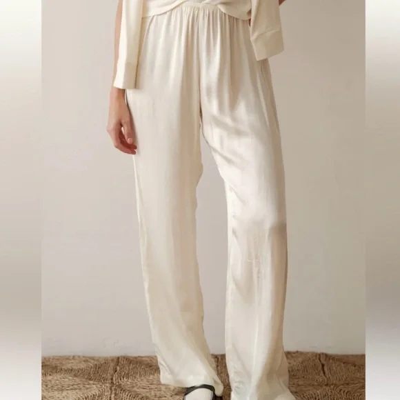 Donni Silky Simple Pants Cream Satin Elastic Waist Size M - Picture 1 of 8
